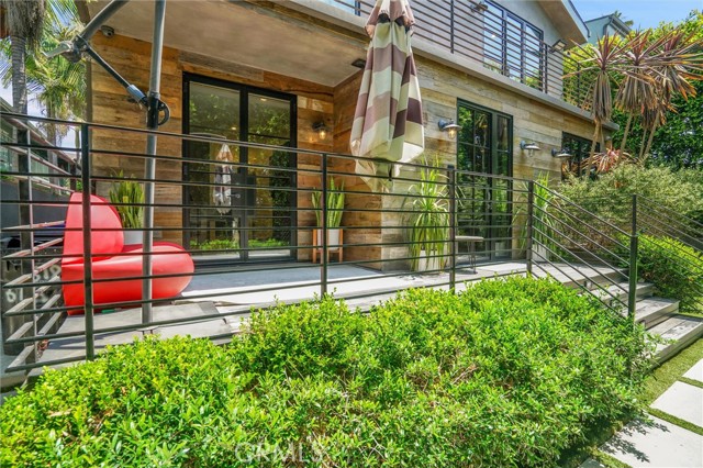Detail Gallery Image 5 of 75 For 618 6th Ave, Venice,  CA 90291 - 4 Beds | 4 Baths