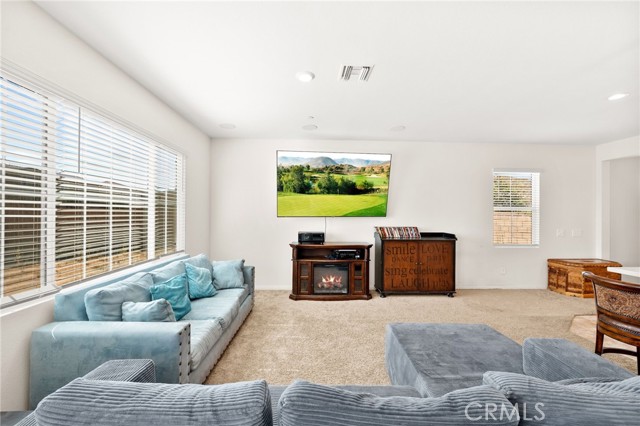 27108 Oncore Drive, Menifee CA: https://media.crmls.org/medias/4036edb5-4408-4671-8d65-785922bc6382.jpg