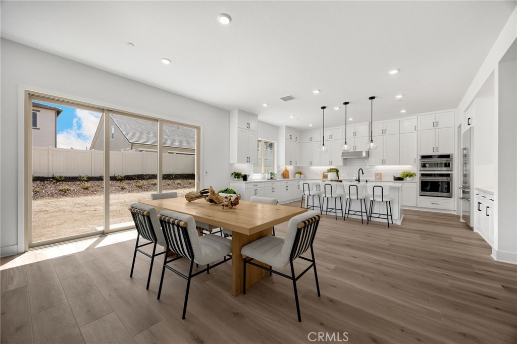 https://media.crmls.org/medias/403874a5-65e3-463d-bd60-78a15d873efb.jpg?preset=X-Large