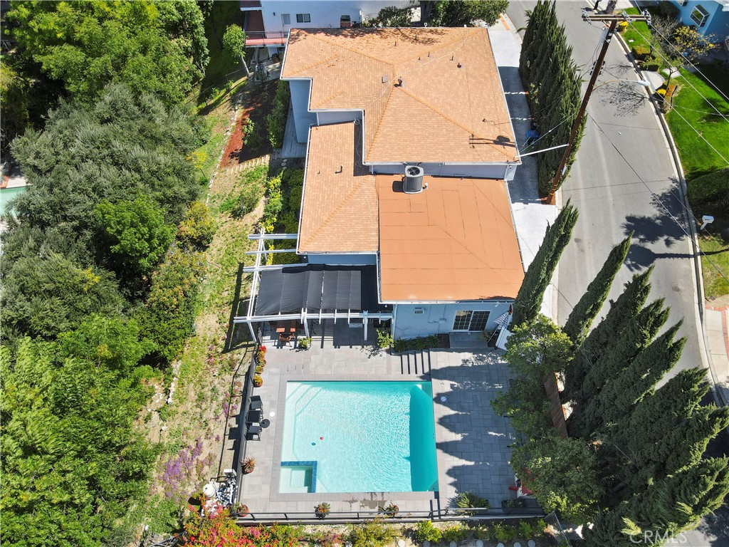 https://media.crmls.org/medias/4038ebcb-4dd6-43a0-85e5-1402112e87ee.jpg?preset=X-Large