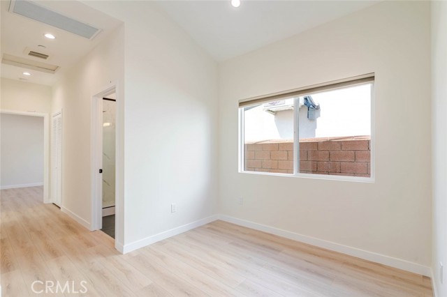 Detail Gallery Image 6 of 15 For 11937 1/2 Burton, North Hollywood,  CA 91605 - 2 Beds | 2 Baths