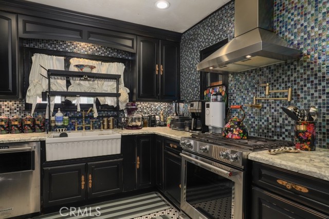 Detail Gallery Image 6 of 11 For 6614 School Circle Dr, Riverside,  CA 92506 - 4 Beds | 2 Baths
