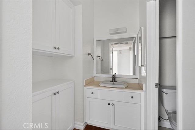 Detail Gallery Image 24 of 36 For 4441 Woodman Ave #304,  Sherman Oaks,  CA 91423 - 1 Beds | 1 Baths