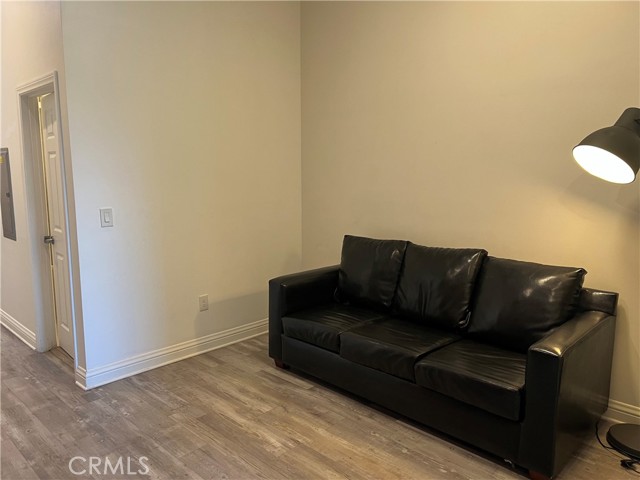 Detail Gallery Image 5 of 9 For 173 E 2 St, Pomona,  CA 91766 - 1 Beds | 1 Baths
