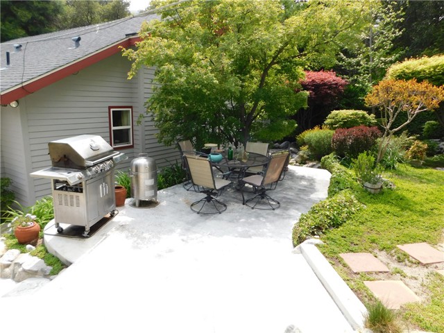 36976 SYCAMORE Drive, Mountain Home Village CA: https://media.crmls.org/medias/403af7ba-2d7a-456c-856f-64544c6b5e91.jpg