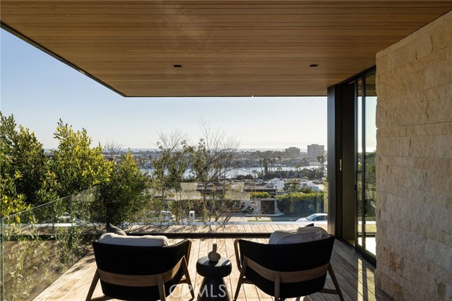 2304 Cliff, Newport Beach CA: https://media.crmls.org/medias/403b82a3-ce3c-42ff-9e18-9dcaa0a620bc.jpg