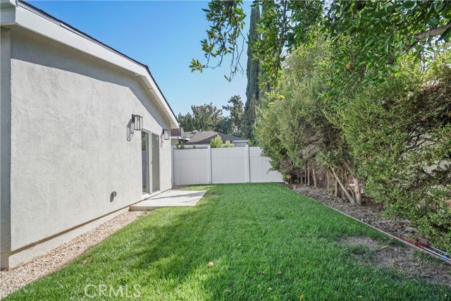 Detail Gallery Image 22 of 24 For 19027 Calvert St, Tarzana,  CA 91335 - 2 Beds | 2 Baths