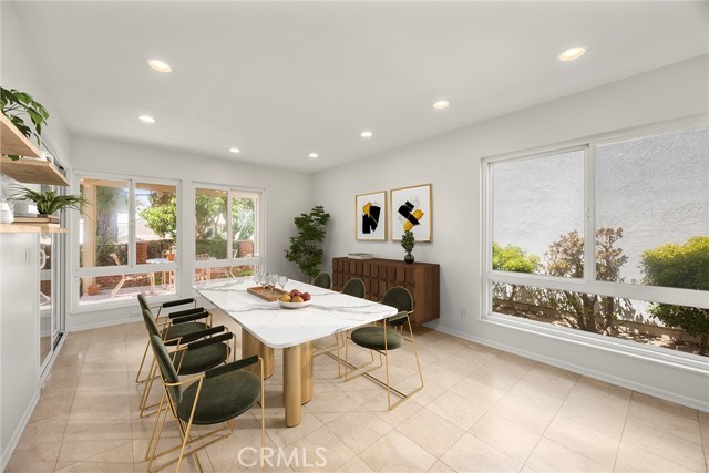 Detail Gallery Image 6 of 20 For 949 S Ridgecrest Cir, Anaheim Hills,  CA 92807 - 4 Beds | 2/1 Baths
