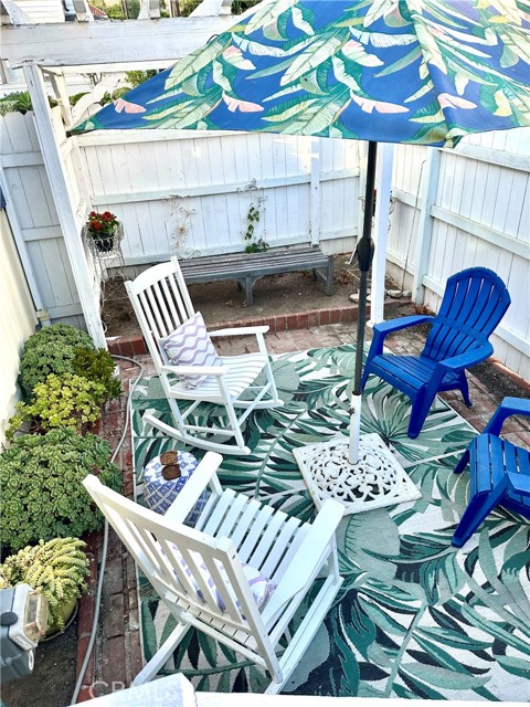 425 Monterey Drive, Laguna Beach CA: https://media.crmls.org/medias/403c1441-2323-405c-9e68-f82def365498.jpg