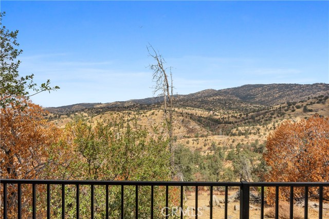 30721 Condor Place, Tehachapi CA: https://media.crmls.org/medias/403c651b-573d-4f05-8347-cc35ee932443.jpg