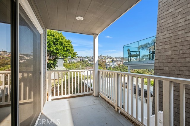 Detail Gallery Image 27 of 32 For 1070 Noria St, Laguna Beach,  CA 92651 - 3 Beds | 2 Baths