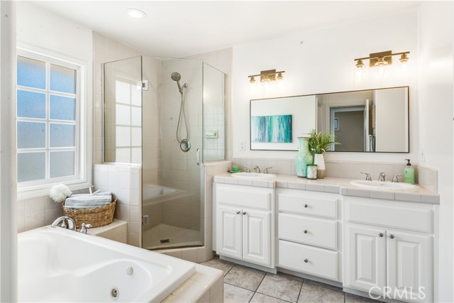 608 Knob Hill Avenue, Redondo Beach, California 90277, 3 Bedrooms Bedrooms, ,2 BathroomsBathrooms,Residential,For Sale,Knob Hill,SB26073677