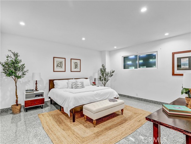 Detail Gallery Image 14 of 34 For 1333 S Beverly Glen Bld #402,  Los Angeles,  CA 90024 - 5 Beds | 5/1 Baths