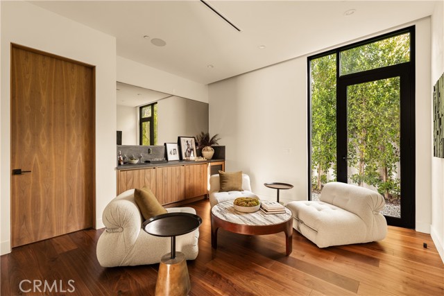 Detail Gallery Image 15 of 41 For 4930 Edgerton Ave, Encino,  CA 91436 - 5 Beds | 5/1 Baths