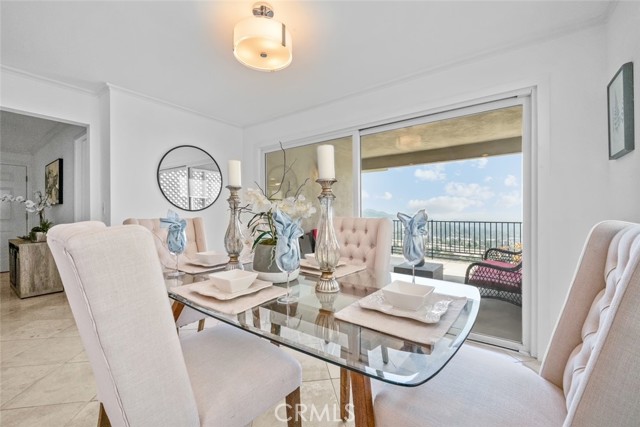 Detail Gallery Image 9 of 37 For 2102 La Canada Crest Dr #B,  La Canada Flintridge,  CA 91011 - 3 Beds | 2 Baths