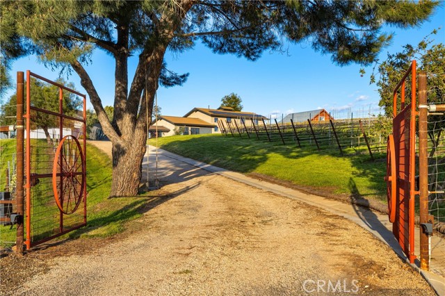 Detail Gallery Image 5 of 75 For 5951 Olivera Canyon Rd, Santa Maria,  CA 93454 - 4 Beds | 3/1 Baths