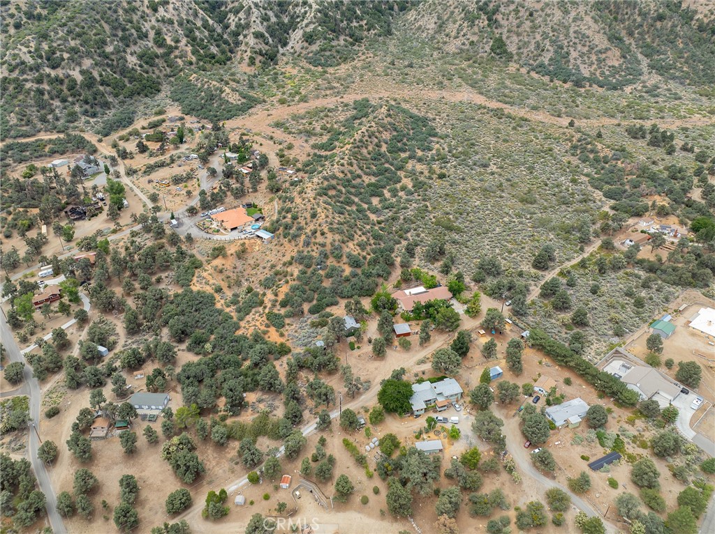 https://media.crmls.org/medias/40413437-2e5c-48b8-81f3-3e87e67ac779.jpg?preset=X-Large