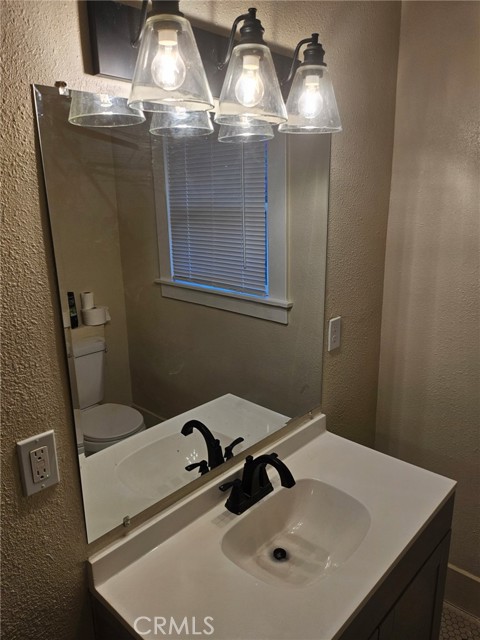 Detail Gallery Image 11 of 17 For 4890 7th Ave, Sacramento,  CA 95820 - 2 Beds | 1 Baths