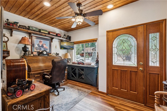32360 Pine Manor Lane, Running Springs, CA 92382