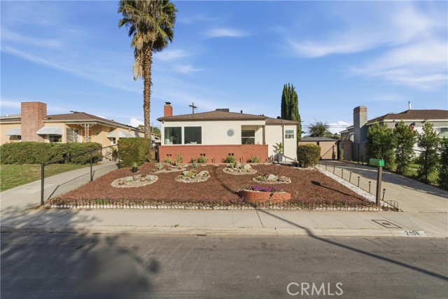 2106 Mcpherson Avenue, Los Angeles CA: https://media.crmls.org/medias/40442d36-64ad-4e20-a0c6-45382444f718.jpg