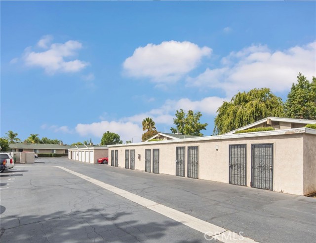 23925 Eucalyptus, Moreno Valley CA: https://media.crmls.org/medias/4044a988-3791-41b4-bb10-614b5f3bcfa6.jpg