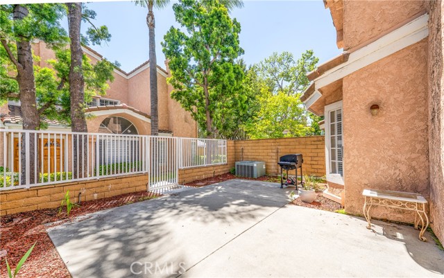 12162 Napoli Drive, Cerritos CA: https://media.crmls.org/medias/4044e919-2a43-497e-87b8-e551c1c0c9db.jpg