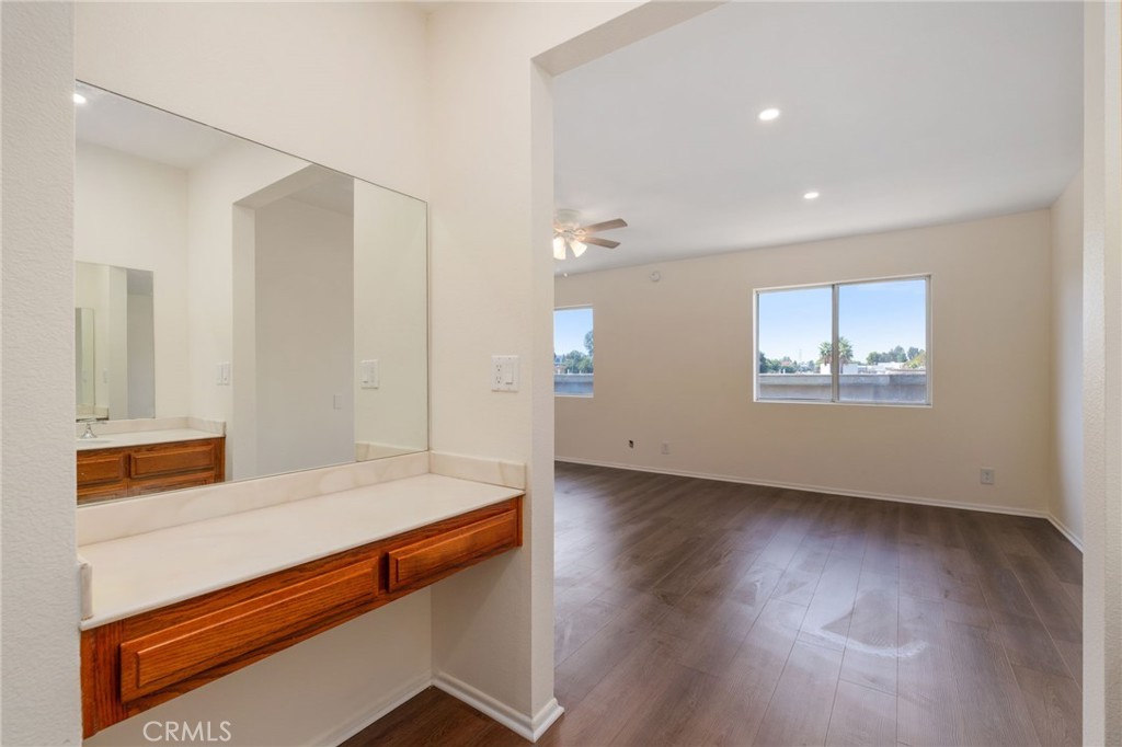 MLS #DW25227160 image #25