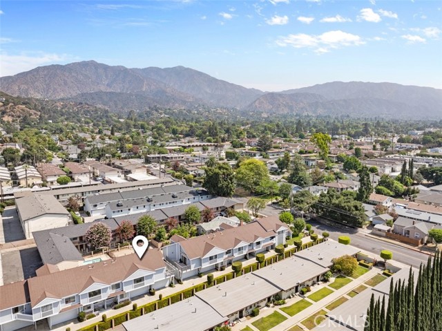 221 Violet Avenue, Monrovia CA: https://media.crmls.org/medias/4047238d-6fd2-43be-96be-168dd240f952.jpg