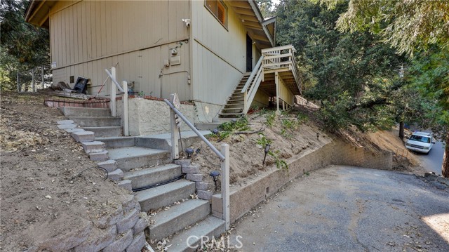 Detail Gallery Image 2 of 40 For 370 Weisshorn Dr, Crestline,  CA 92325 - 2 Beds | 2 Baths
