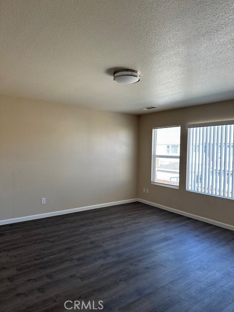 Detail Gallery Image 16 of 19 For 12364 Freeport, Victorville,  CA 92392 - 5 Beds | 3 Baths