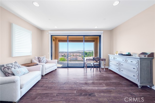 17 Calliope, Lake Forest CA: https://media.crmls.org/medias/40480452-ed05-4130-96ca-c25b5468ea92.jpg