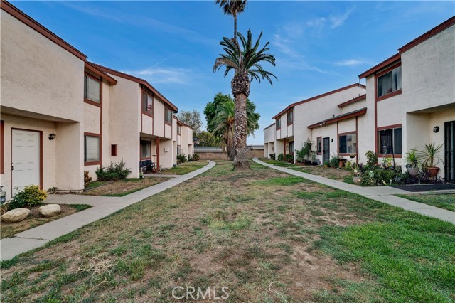 Detail Gallery Image 1 of 1 For 349 N Eucalyptus Ave #30,  Rialto,  CA 92376 - 2 Beds | 1/1 Baths