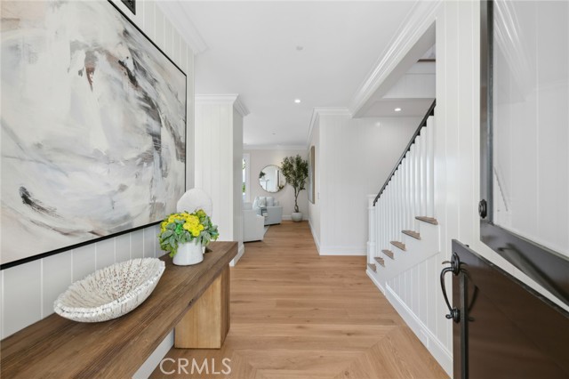 Detail Gallery Image 6 of 55 For 2307 Arbutus St, Newport Beach,  CA 92660 - 6 Beds | 6/1 Baths