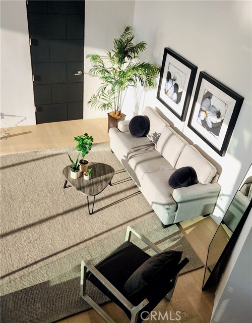 Detail Gallery Image 50 of 74 For 1609 Viewmont Dr, Los Angeles,  CA 90069 - 3 Beds | 3/1 Baths