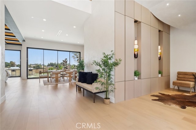 18200 Sheffield Lane, Porter Ranch CA: https://media.crmls.org/medias/4049dd09-f79a-4666-9b64-b3a6e11d038c.jpg
