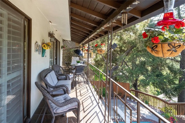 Detail Gallery Image 8 of 39 For 3342 Dunsmere, Glendale,  CA 91206 - 3 Beds | 2 Baths