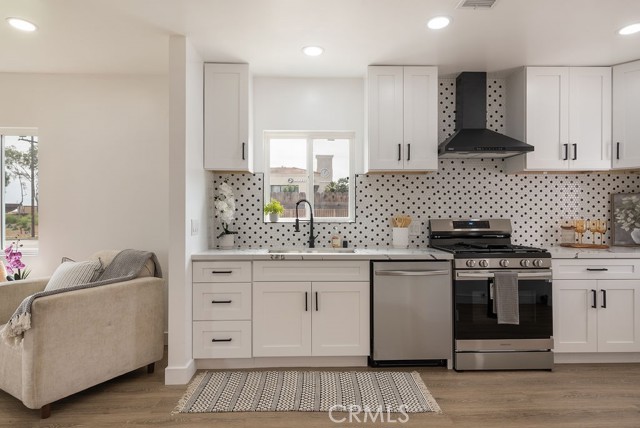 Detail Gallery Image 13 of 41 For 26613 Leesdale Ave, Harbor City,  CA 90710 - 2 Beds | 2 Baths