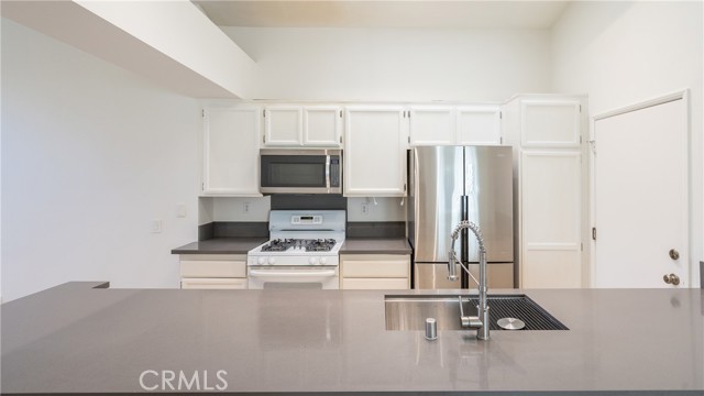 Detail Gallery Image 9 of 29 For 15479 Doris Ct, Moorpark,  CA 93021 - 3 Beds | 2 Baths