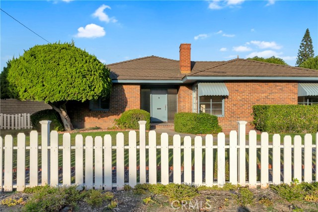 606 N Ohio Street, Anaheim CA: https://media.crmls.org/medias/404a69e3-4997-4d9c-8eaa-6cd14e00026b.jpg