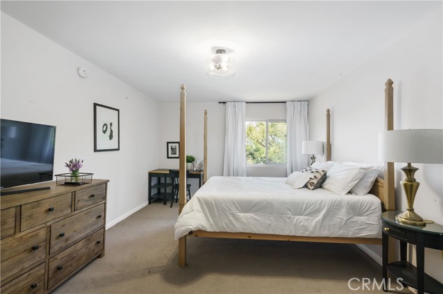 Detail Gallery Image 14 of 28 For 10707 Camarillo St #317,  Toluca Lake,  CA 91602 - 3 Beds | 2 Baths