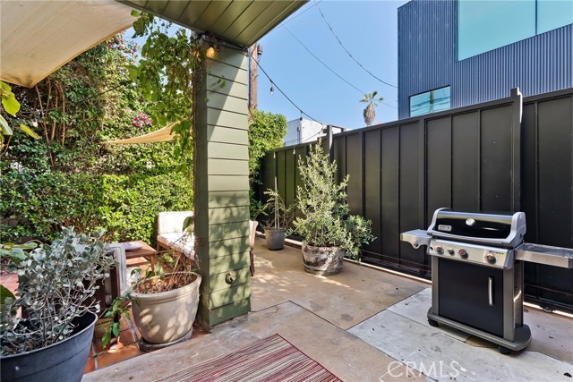 Detail Gallery Image 50 of 72 For 532 Rialto Ave, Venice,  CA 90291 - 3 Beds | 2 Baths