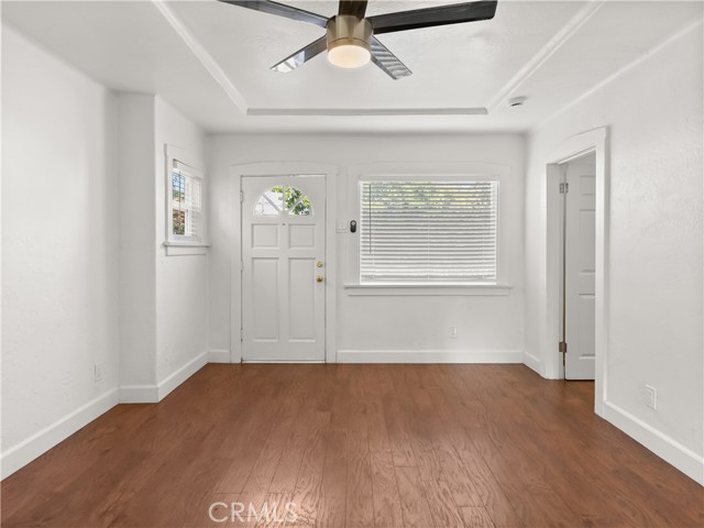 1406 Argonne Avenue, Long Beach CA: https://media.crmls.org/medias/404b25ca-68d1-4bb6-8d10-2da6db15b116.jpg