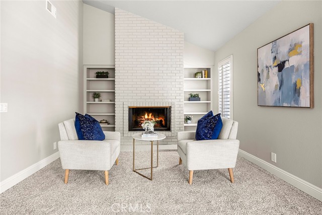 45 Colonial, Irvine CA: https://media.crmls.org/medias/404b3f13-879a-4c31-8d91-2e6b7865c467.jpg