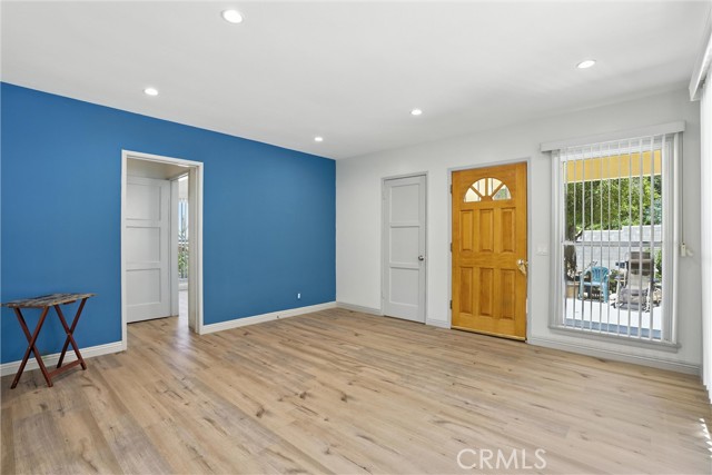 10416 Fairgrove, Tujunga CA: https://media.crmls.org/medias/404b68aa-e2b0-4783-b0b2-61a6e0dfb9ba.jpg
