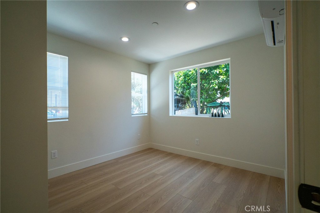MLS #OC25168737 image #13