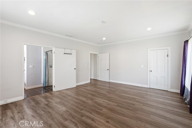 Detail Gallery Image 17 of 44 For 8647 Corbin Ave, Winnetka,  CA 91306 - 5 Beds | 3/1 Baths