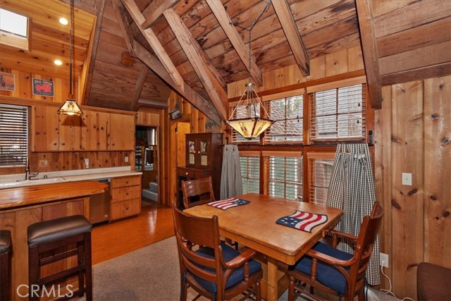 Detail Gallery Image 11 of 17 For 295 Sunset, Lake Arrowhead,  CA 92352 - 3 Beds | 2 Baths