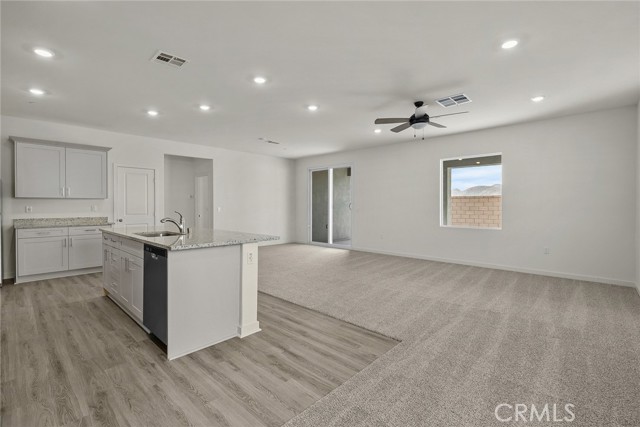 803 Longhorn Drive, San Jacinto CA: https://media.crmls.org/medias/404da407-d52c-4b70-bed8-b16b19255418.jpg
