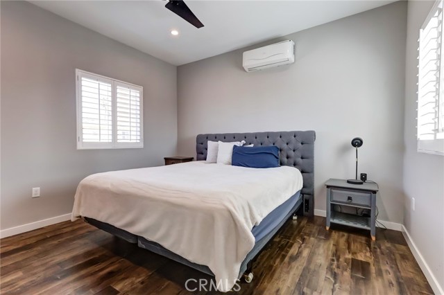 2108 Lemon Avenue, Long Beach CA: https://media.crmls.org/medias/404e6969-1bff-4c88-9238-ebcb5c675c70.jpg