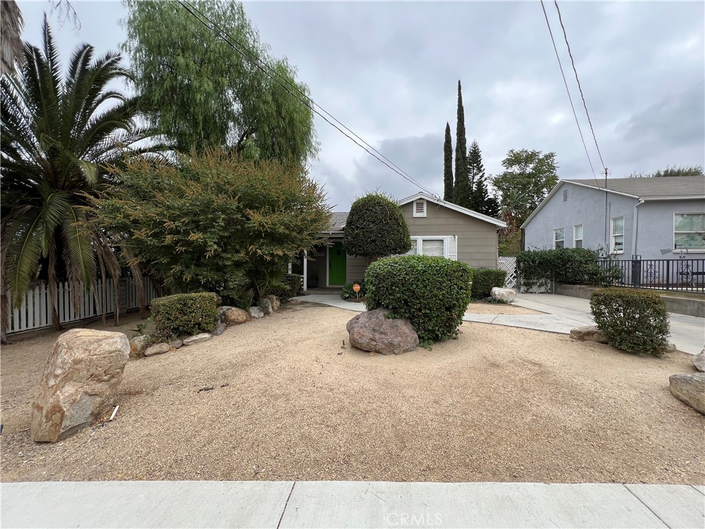 3869 Ridge